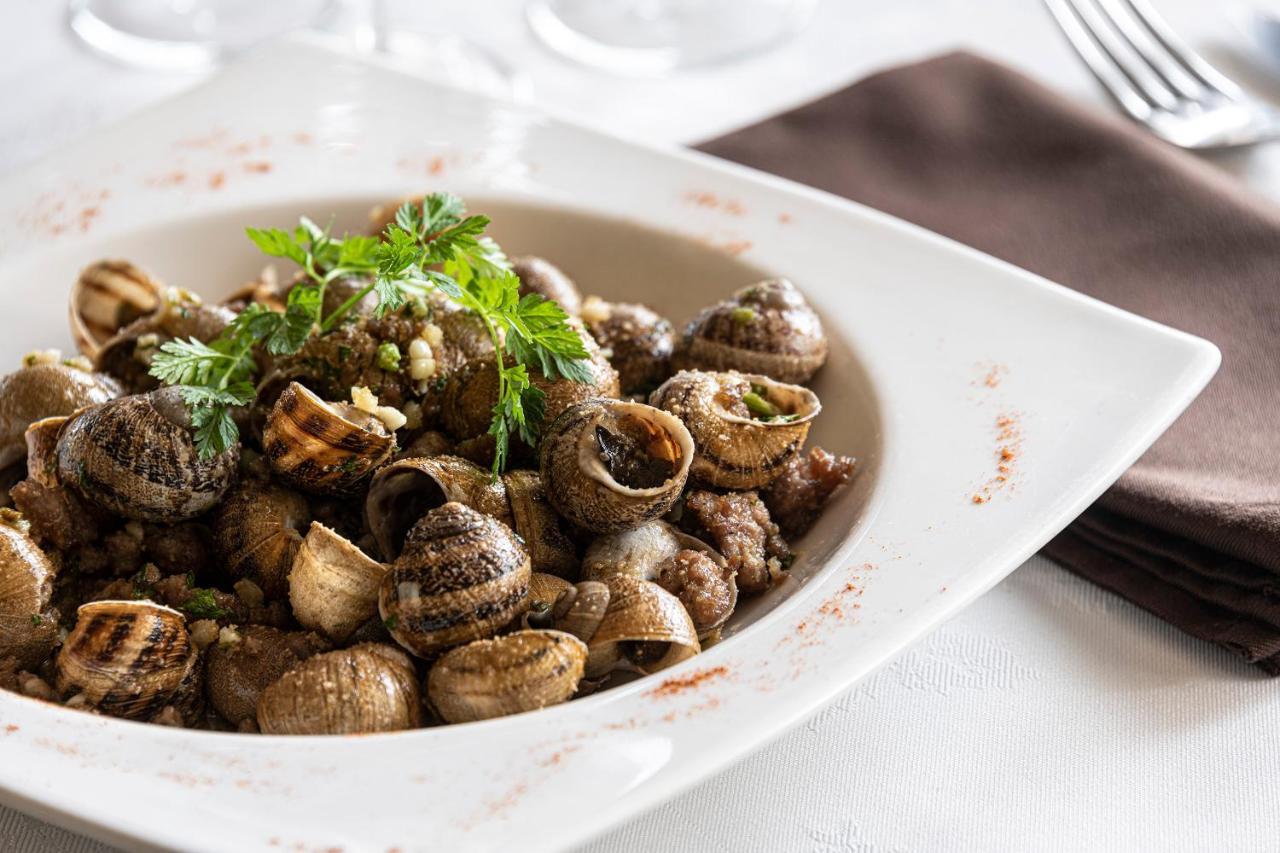 Logis Hotel & Restaurant Le Pardaillan Gondrin Kültér fotó